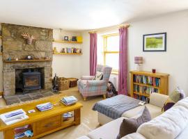 Milne's Brae, cosy, comfortable and centrally located in beautiful Braemar