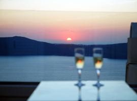 Reverie Santorini Hotel, apartamentų viešbutis mieste Firostefanis