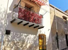 3 bedrooms villa with terrace and wifi at Acquaviva Platani, hotel with parking in Acquaviva Platani