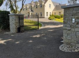 Magnificent House Bed No2 Double Room, cottage in Nobber