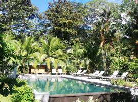 Passion Fruit Lodge, hotel en Cahuita