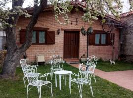 Algarabiastayingcristeta, self-catering accommodation in Medina de Pomar