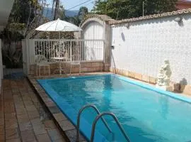 Casa 30 metros da praia com wifi e garagem 6 carros