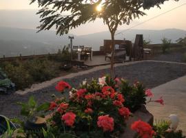 בקתה בגלקסיה, hotel em Majdal Shams