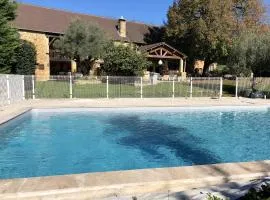 Spacieuse villa à Proissans avec piscine privée