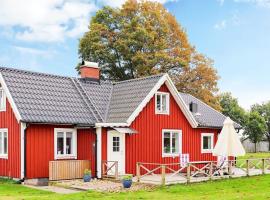 6 person holiday home in LIDHULT, cabaña o casa de campo en Lidhult