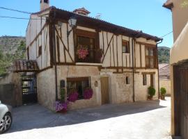 Casa Rural Marina, landsted i Curiel de Duero