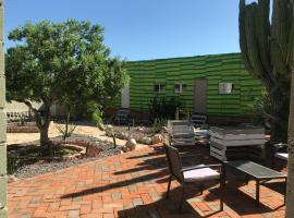 Susu’Z Village Hostel and Rooms, hotel in La Ventana
