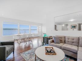 Whidbey Shores waterfront retreat, βίλα σε Langley