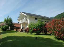 Ferienwohnung Enzian im Haus Schmid, luxury hotel in Grassau