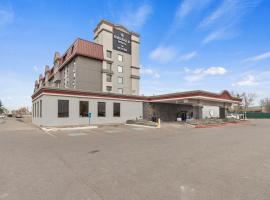 Emerald Hotel & Suites Calgary Airport, boutique hotel in Calgary