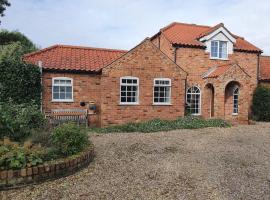 willow tree farm cottage with BBQ hut, hotel cu parcare din Tattershall Thorpe