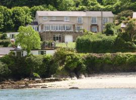 Shearwater Country House Accommodation, bolig ved stranden i Union Hall