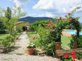 Holiday Home Pino di Sopra by Interhome: Sasso Pisano'da bir villa