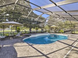 Stunning Tampa Oasis about 15 Mi From Downtown!, cottage di Lutz