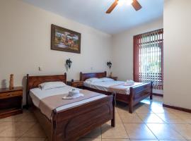 Tetey Lodge, hotel v destinaci Orosí