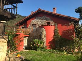Casa rural en Asturias a orillas del río Narcea puerta de Somiedo, hotel med parkering i Bárzana