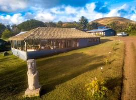 Cabañas Henua Iti, hotel em Hanga Roa