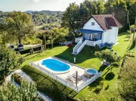 Odisea Hill House - Modern Holiday Home with swimming pool, sauna, jacuzzi, WiFi and 2 bedrooms, near Varazdin