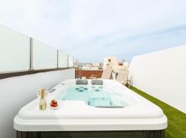 Luxury Penthouse With Jacuzzi La Strada, hotel i Las Palmas de Gran Canaria