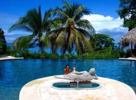 LagunaVista Villas, Hotel mit Pools in Carate