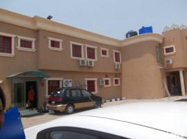 Room in Lodge - Hi Point Hotel and Suites - Standard, hotel with parking in Lagos