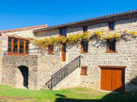 Gîte La Petite voûte, hotel a Blassac