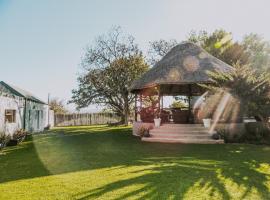Buffelsfontein Farm Cottage, семейный отель в городе Somerset East