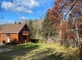 Le Road Shack-Mauricie-Motoneige- Chalets Galaxia, chata v destinaci Saint Roch de Mekinac