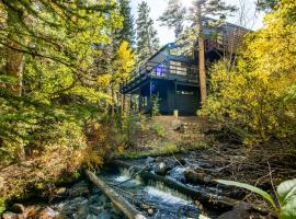 Tranquil Dumont Home with Creek and Mtn Views!, хотел в Dumont