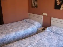 HOSTAL BURGALES