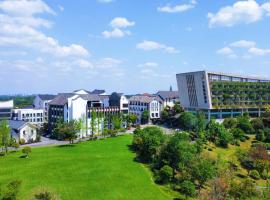 InterContinental Sancha Lake, an IHG Hotel, üdülőközpont Csengtuban