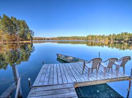 UP Badger Lodge at Powell Lake with Fire Pit!, khách sạn ở Wetmore