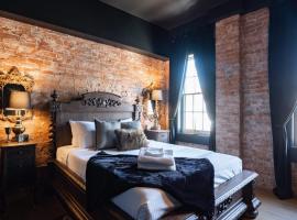 Pickle Factory Eight Unforgettable Rooms Sleeps 16, hotel en Covington