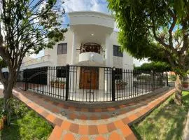 Casa Blanca Increíble Casa Completa Valledupar