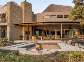 Luxury Villa looking onto Kruger National Park
