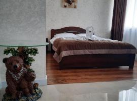 Готельно-ресторанний комплекс &laquo;Тополя&raquo;, hotel econ&oacute;mico en Novohrad-Volynsʼkyy