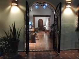 Hotel Casa Tequis San Luis Potosi, hotell i nærheten av Ponciano Arriaga internasjonale lufthavn - SLP i San Luis Potosí