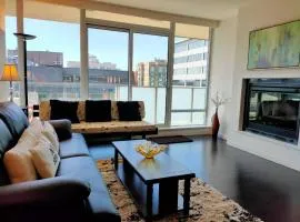 WaterFalls Hotel - Suite in Falls Downtown with pool