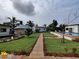 Roy's Nature Nest - Farm Stay near Malshej Ghats, Bauernhof in Ghātghar