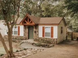 The Woodlawn Guest Cottage