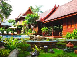 Ruenkanok Thaihouse Resort, hotel with pools in Hua Hin