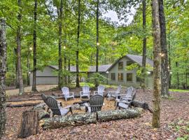 Peaceful and Secluded Home with Private Fire Pit!, hotel di Rising Fawn
