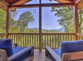 Lovely Log Cabin and Bunkhouse with Views and Yard!