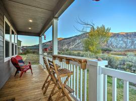 Magnificent Gypsum Retreat on the Colorado River!, villa em Gypsum