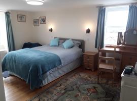 Sharlands Farm Bed and Breakfast, B&B in Bude