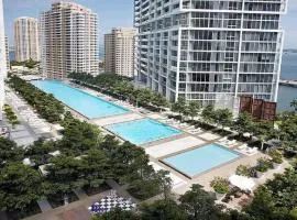 ICONIC LUXURIOUS HIGH CEILINGS UNIT BRICKELL w