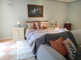 Casa Verde - Suíte 1, hotel v destinaci Teresópolis