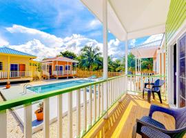 Kiara at Hummingbird Estate Gold Standard Certified, hotel in Dangriga