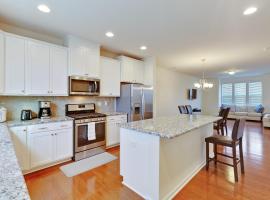 Delightful Pet Friendly Home In Great Location! townhouse、Holly Springsのホテル